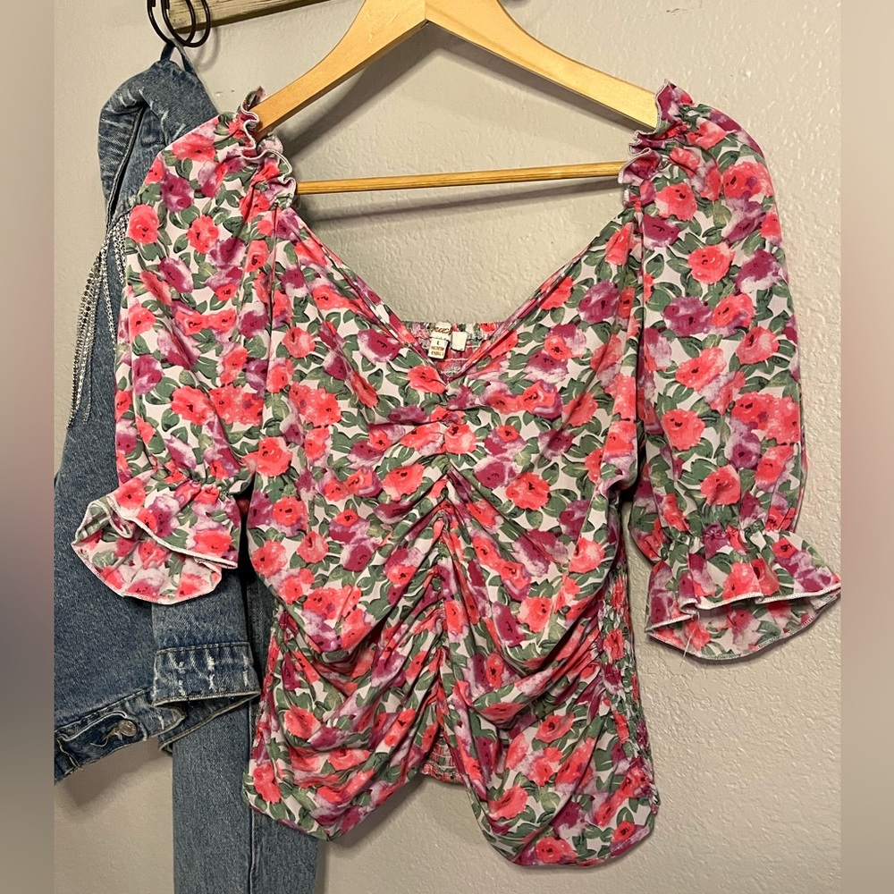 Floral Spring Pink Pattern Top Peach Size Large with cap sleeves